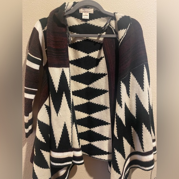 Rhapsody Aztec Knit Cardigan - Picture 7 of 11